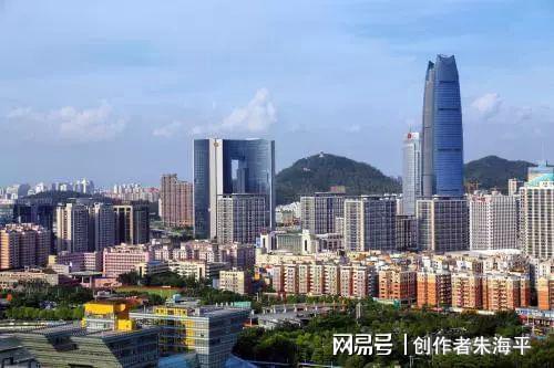 广东小巷美食秘境，一家特色小店的独特风味