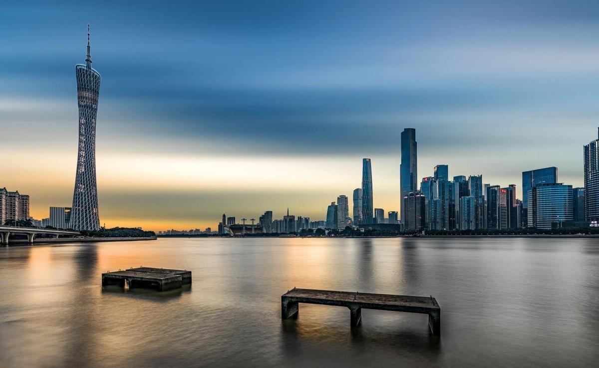 广东日报聚焦广东发展动态